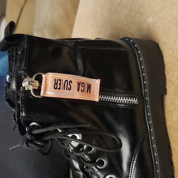 Zara kids black zip up combat boots. With studs size 38 (7) - Picture 3 of 9